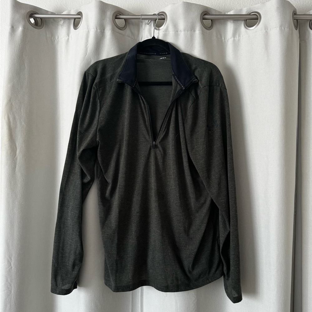 Under Armour quarter zip Men’s L